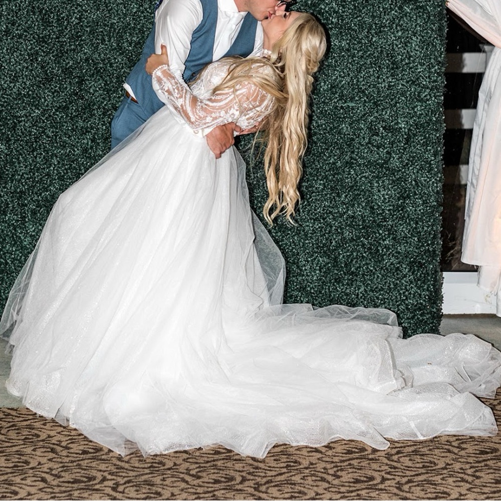 Milla Nova Wedding Dress - Picture 7 of 11